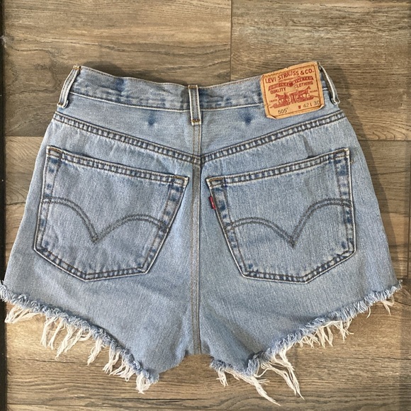 Levi's vintage 505 Blue Jean Shorts with Frayed Hem - Picture 4 of 10